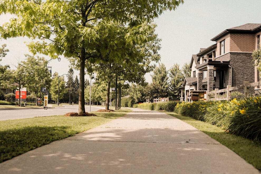 Mahogany, Manotick, Exterior Streetscape